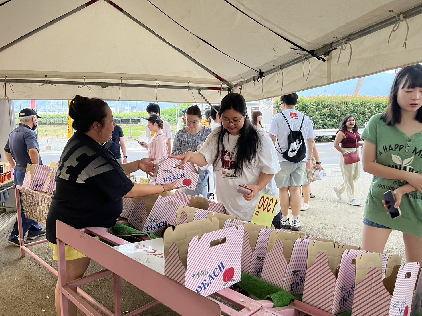 桃のお土産も人気